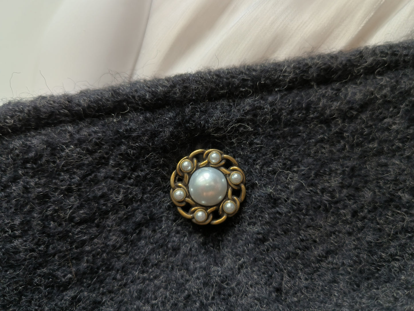 Antique brass vintage metal pearl buttons